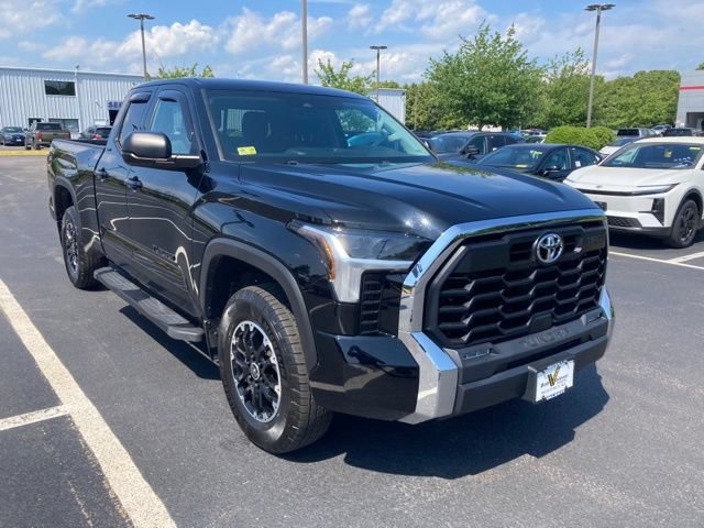 Used 2023 Toyota Tundra SR5 AWD/4WD image 11