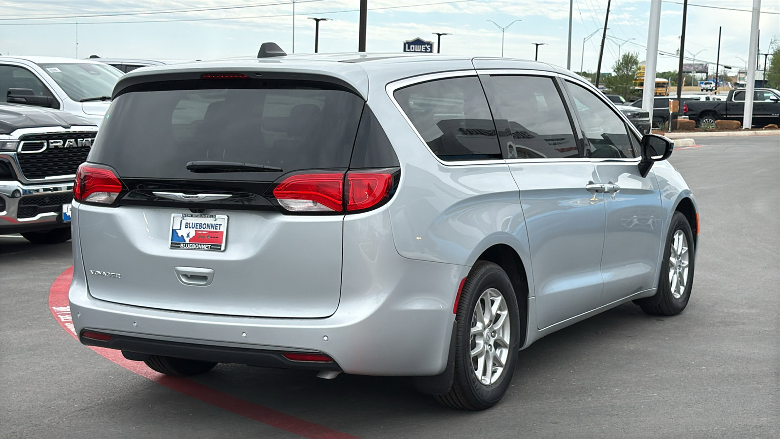 New 2026 Chrysler Voyager LX image 5
