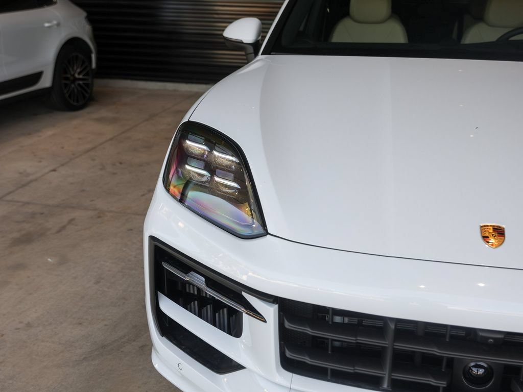 New 2026 Porsche Cayenne Coupe AWD/4WD image 11