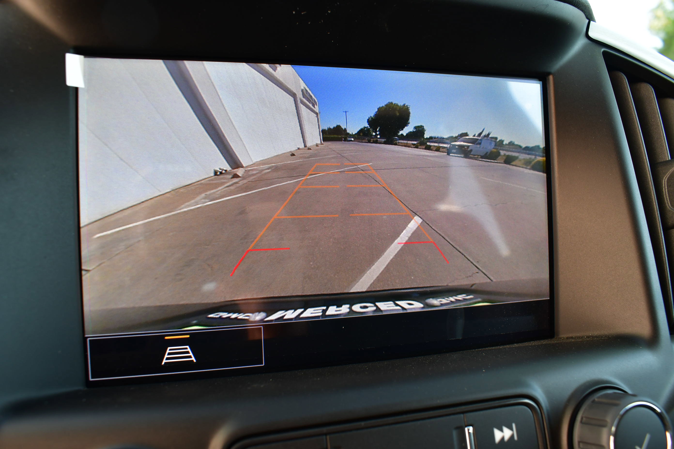 Used 2024 GMC Terrain SLT image 22