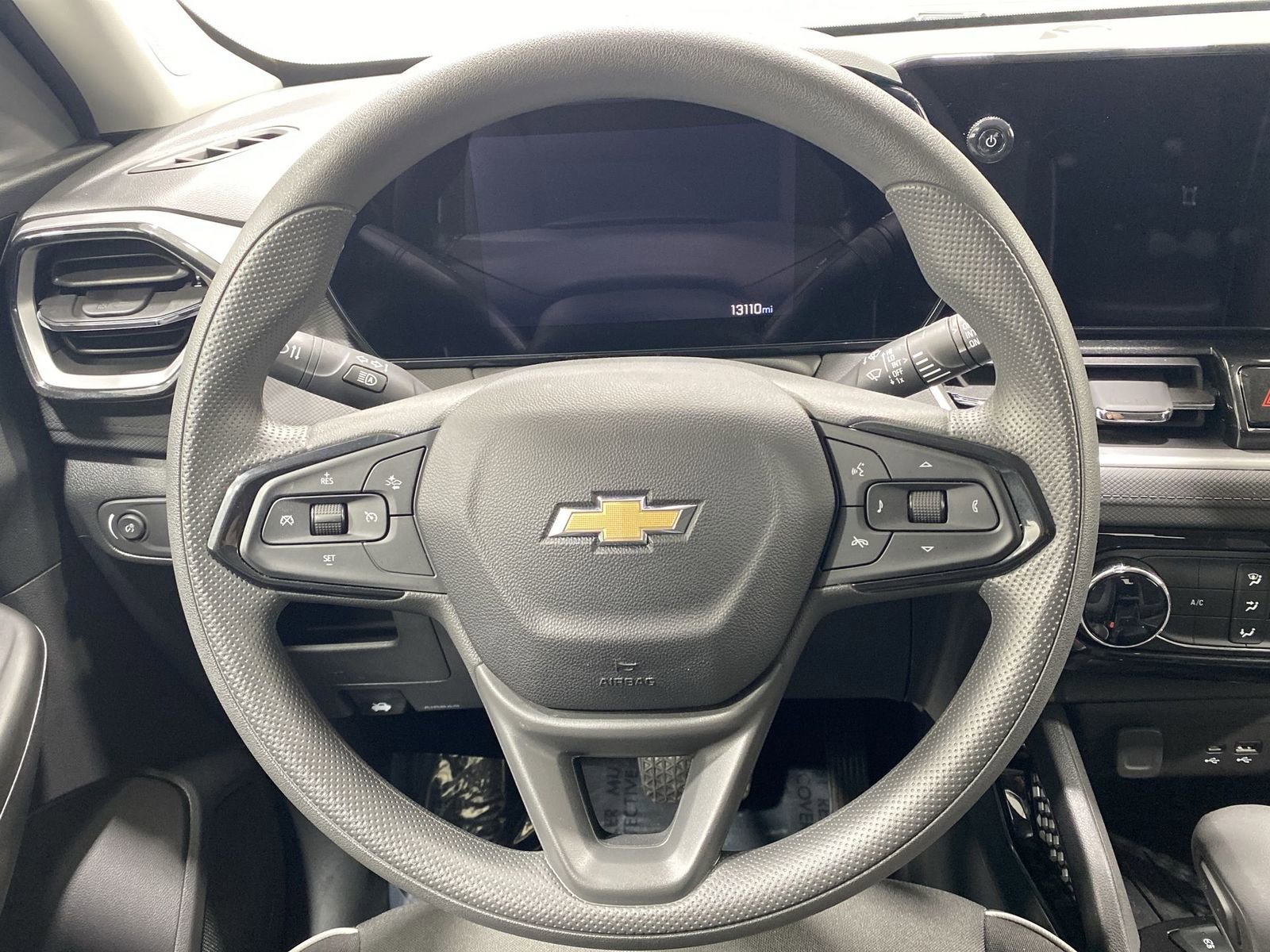 Used 2025 Chevrolet TrailBlazer LT AWD/4WD image 14