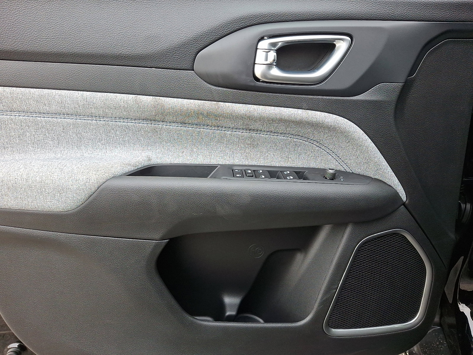 New 2026 Jeep Compass Latitude image 7