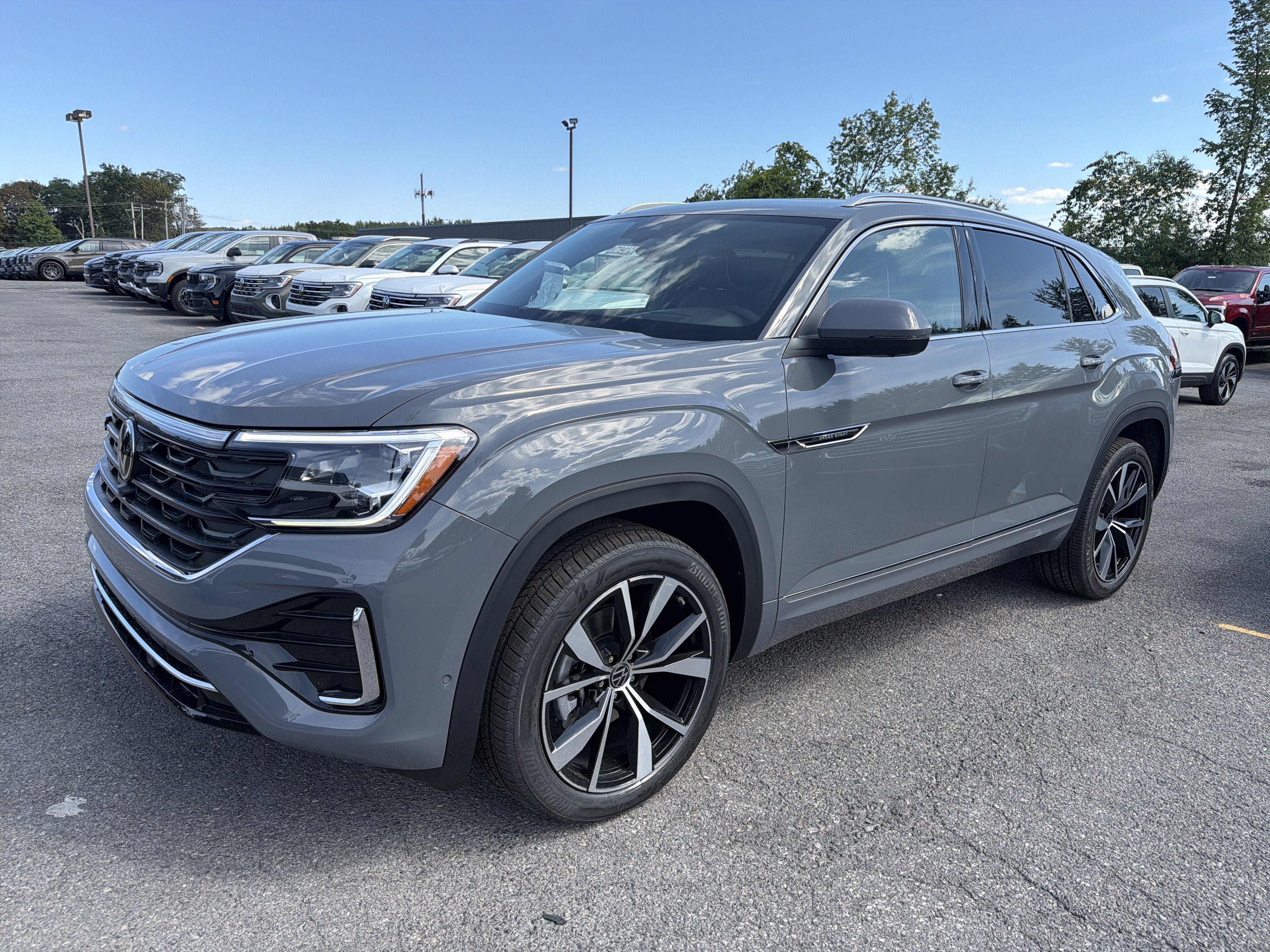 New 2026 Volkswagen Atlas Cross Sport SEL Premium R-Line AWD/4WD image 4
