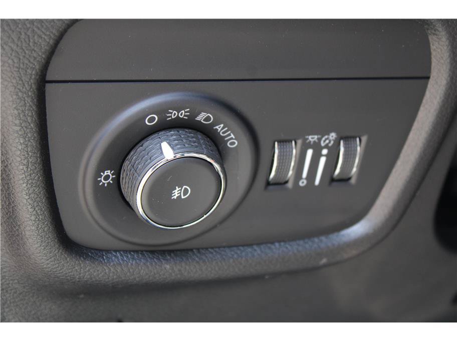 Used 2023 Jeep Grand Cherokee L Limited w/ Trailer Tow Group (B) AWD/4WD image 15