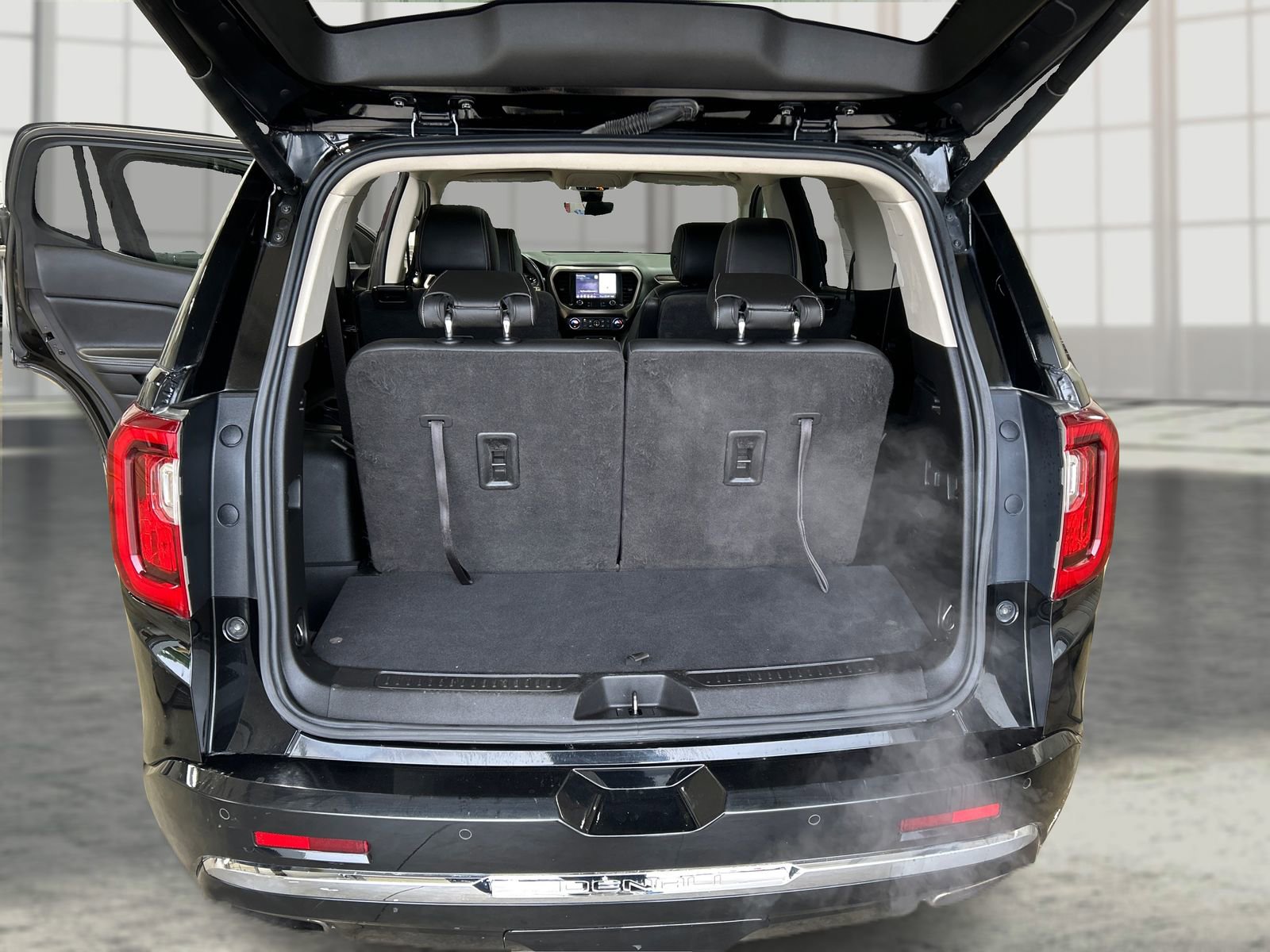 Used 2021 GMC Acadia Denali w/ Denali Ultimate Package AWD/4WD image 12