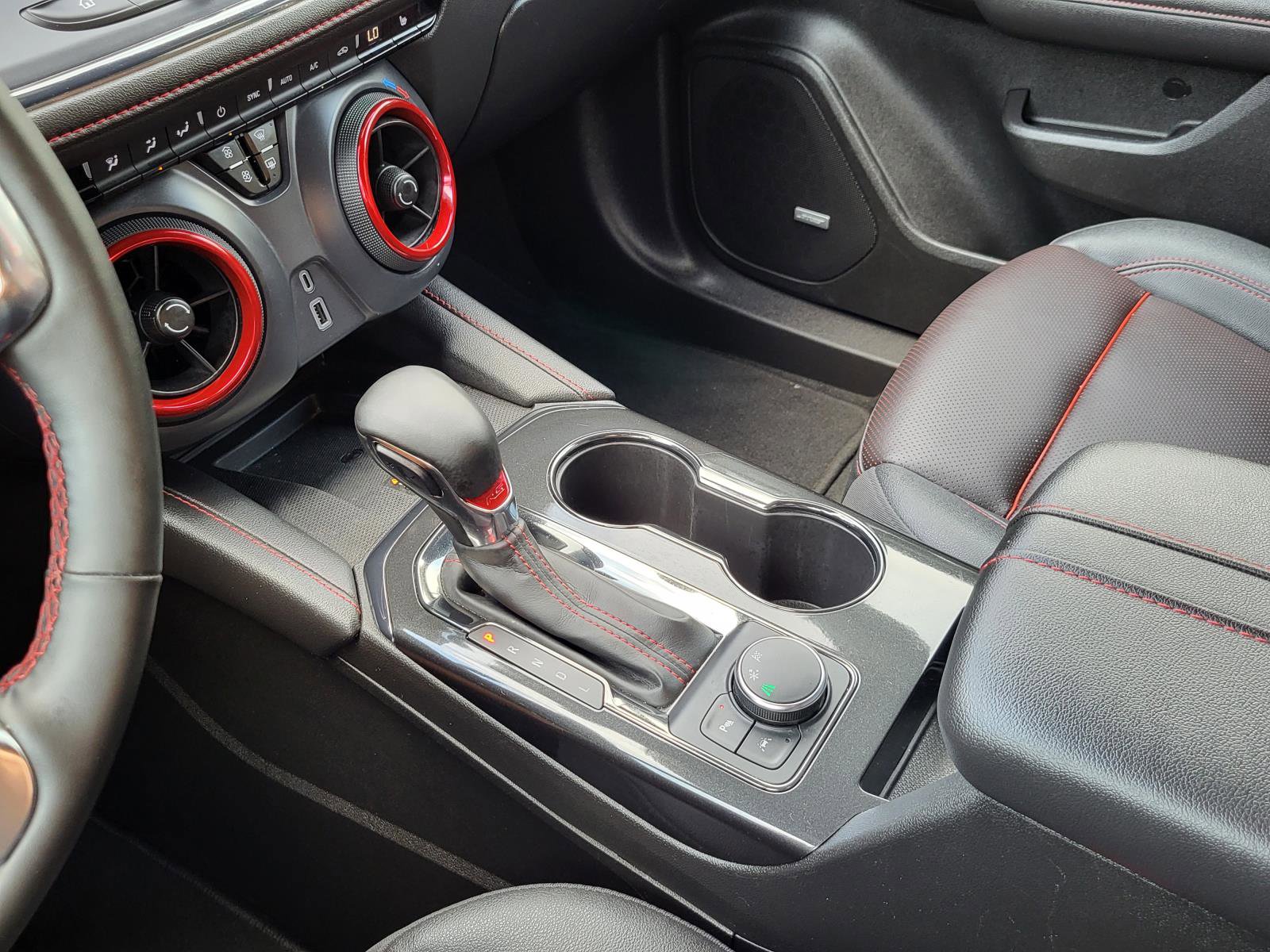Used 2025 Chevrolet Blazer RS FWD image 29