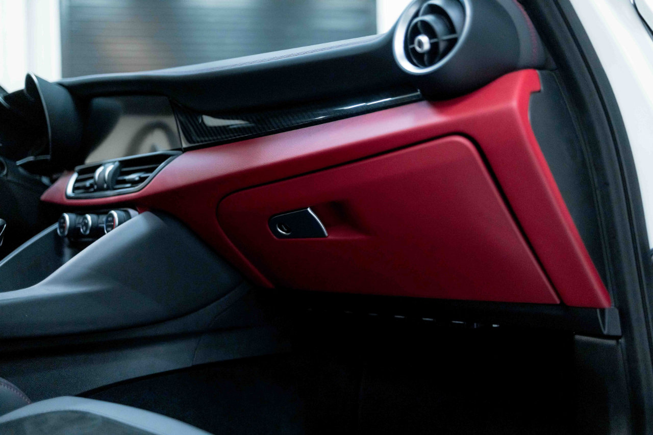 Used 2017 Alfa Romeo Giulia Quadrifoglio image 60