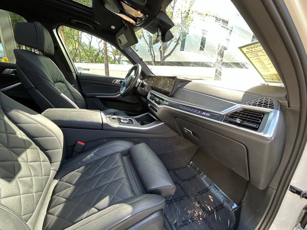 Used 2025 BMW X5 xDrive40i AWD/4WD image 39
