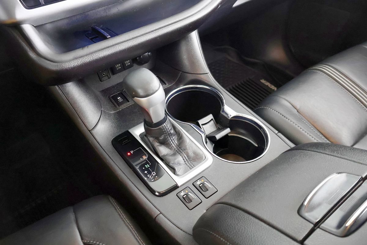 Used 2018 Toyota Highlander SE image 23