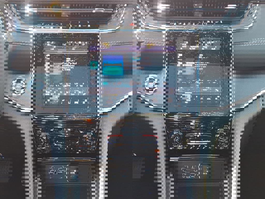 New 2025 Jeep Grand Cherokee Laredo X w/ Luxury Tech Group I image 9