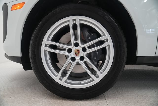 Certified 2026 Porsche Macan AWD/4WD image 7