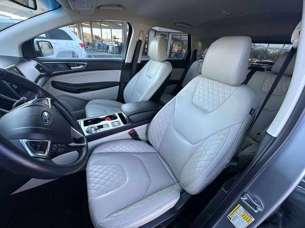Used 2024 Ford Edge Titanium image 12