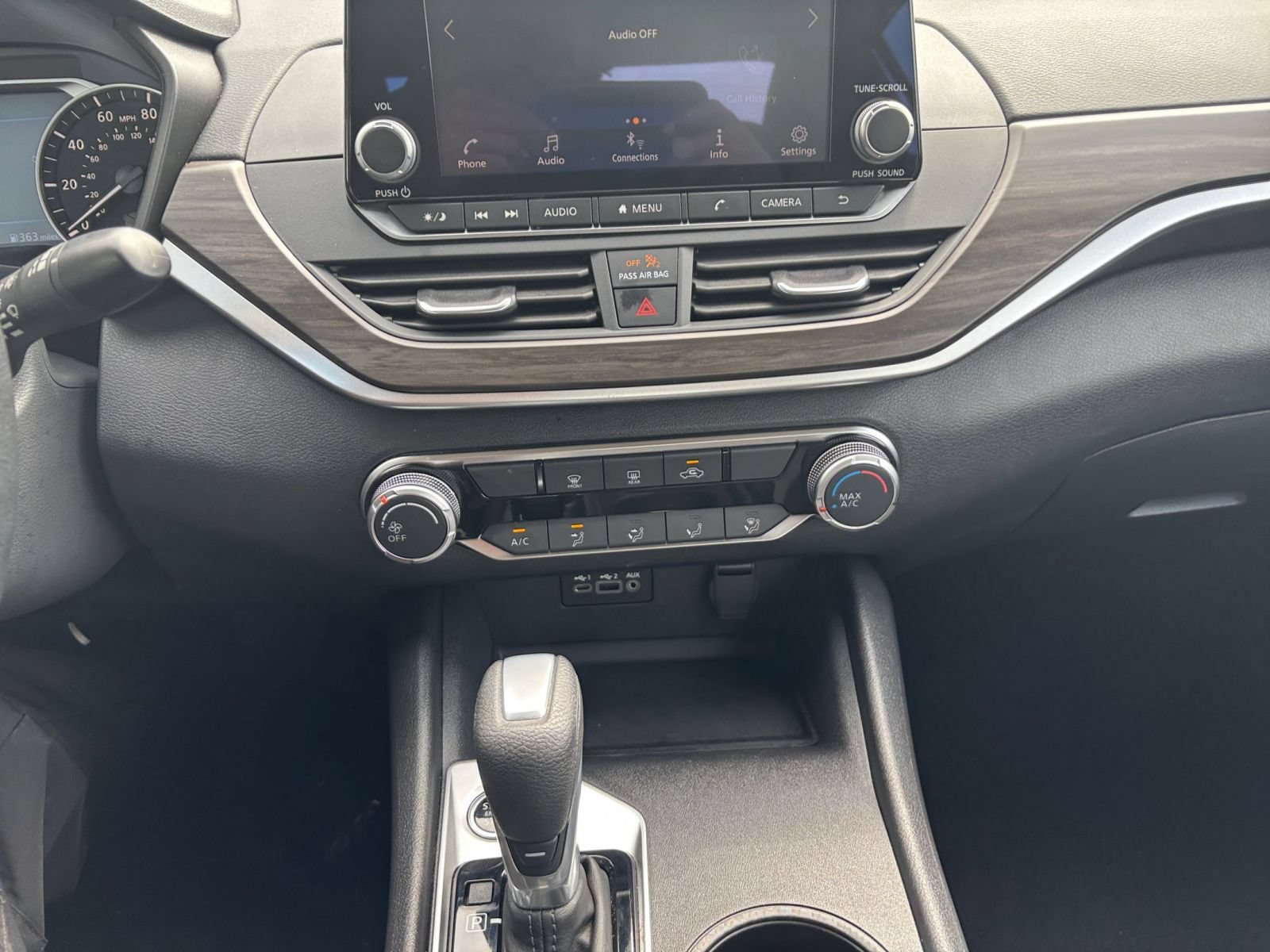 Used 2025 Nissan Altima 2.5 SV FWD image 17
