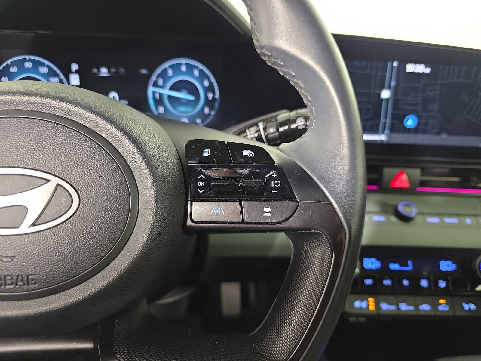 Used 2024 Hyundai Elantra Limited image 24