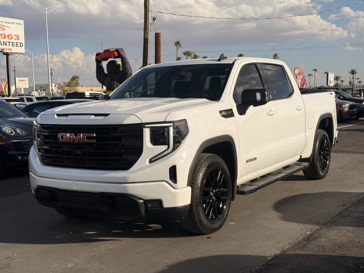 Used 2023 GMC Sierra 1500 Elevation w/ Elevation Premium Package image 4