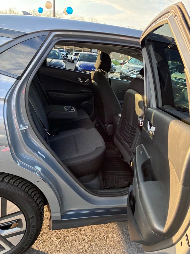 Used 2022 Hyundai Kona SEL w/ Convenience Package image 23
