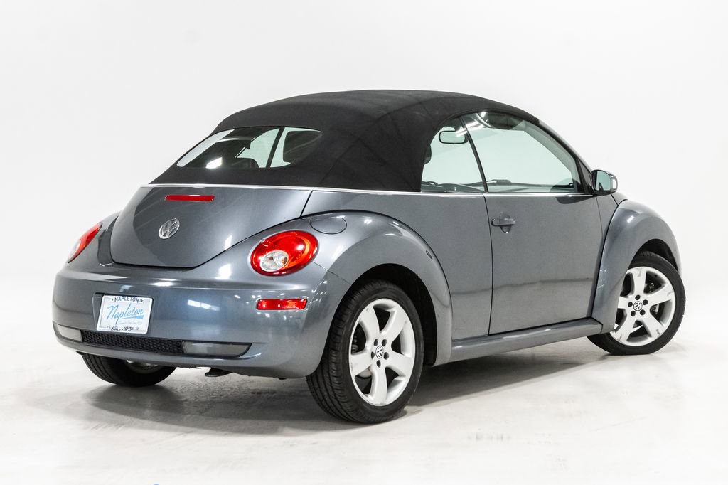 Used 2006 Volkswagen Beetle Convertible w/ Package 2 FWD image 25