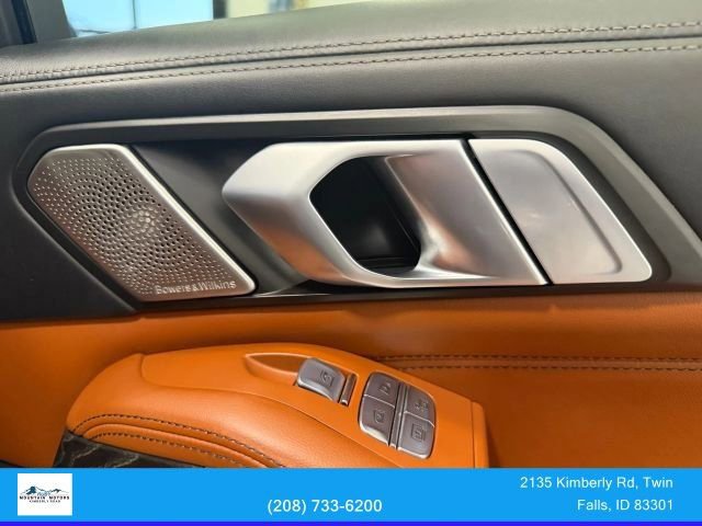 Used 2020 BMW X7 M50i w/ Dynamic Handling Package image 34