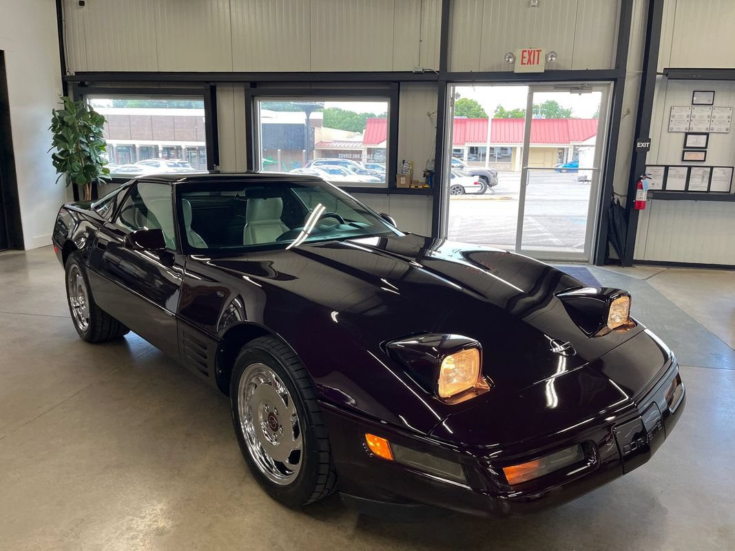 Used 1993 Chevrolet Corvette Coupe RWD image 24