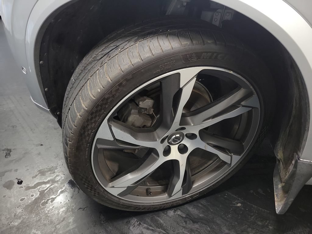Used 2018 Volvo XC90 T6 Momentum w/ Convenience Package AWD/4WD image 14