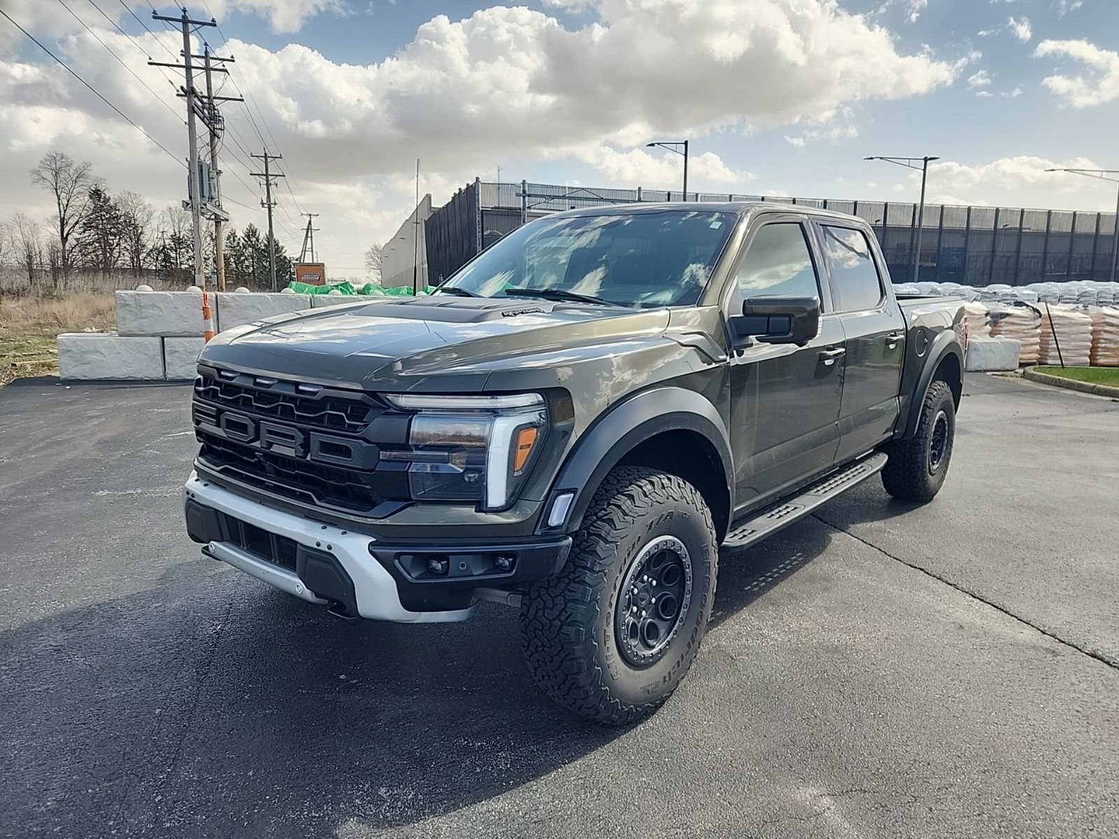 Used 2025 Ford F150 Raptor image 2