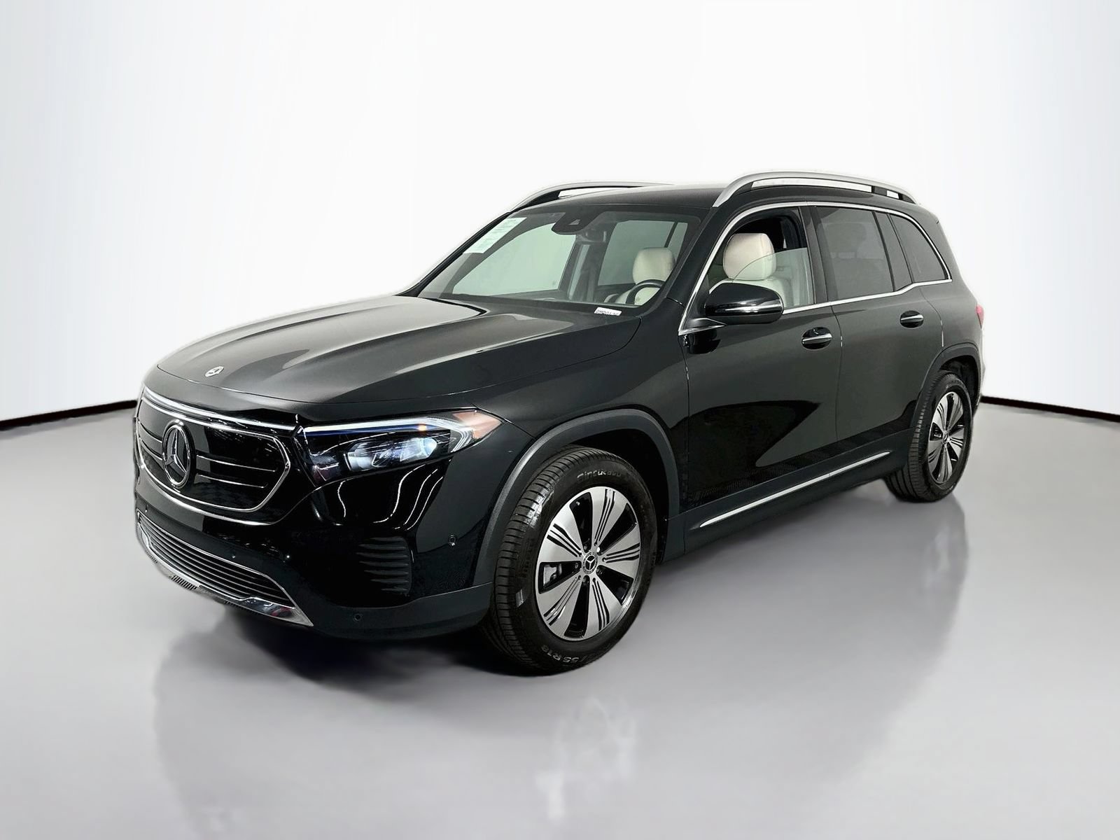 Used 2023 Mercedes-Benz EQB 300 4MATIC w/ Exclusive Package image 3