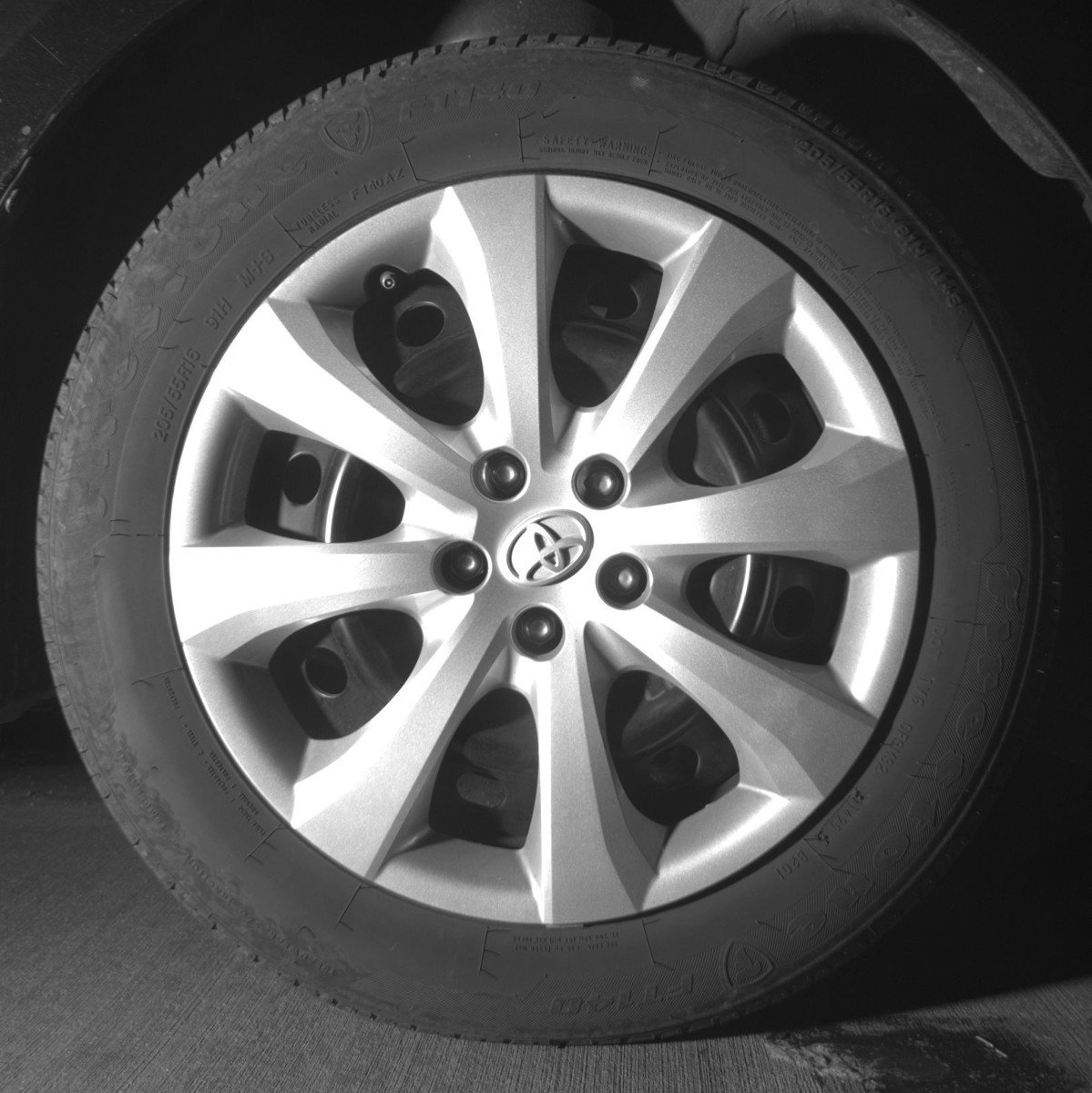 Used 2025 Toyota Corolla LE FWD image 13