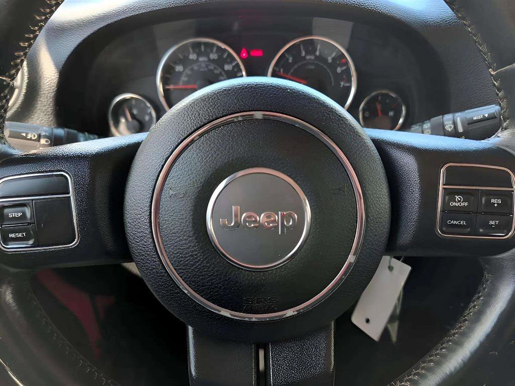 Used 2015 Jeep Wrangler Unlimited Sahara image 10