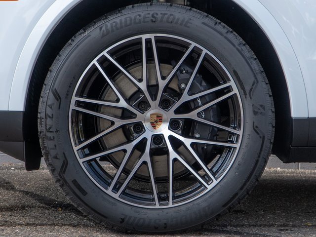New 2026 Porsche Cayenne image 12
