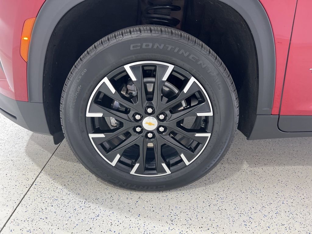 Used 2025 Chevrolet Traverse LT w/ Sun and Wheel Package FWD image 31