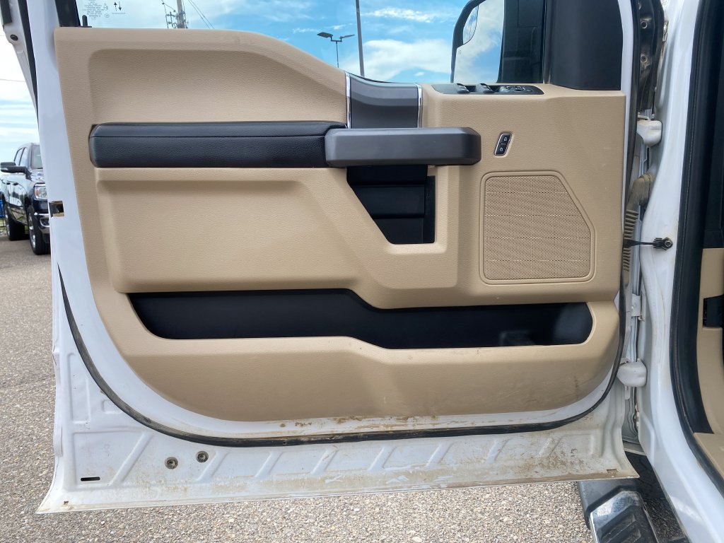 Used 2020 Ford F150 XLT w/ Equipment Group 302A Luxury AWD/4WD image 12