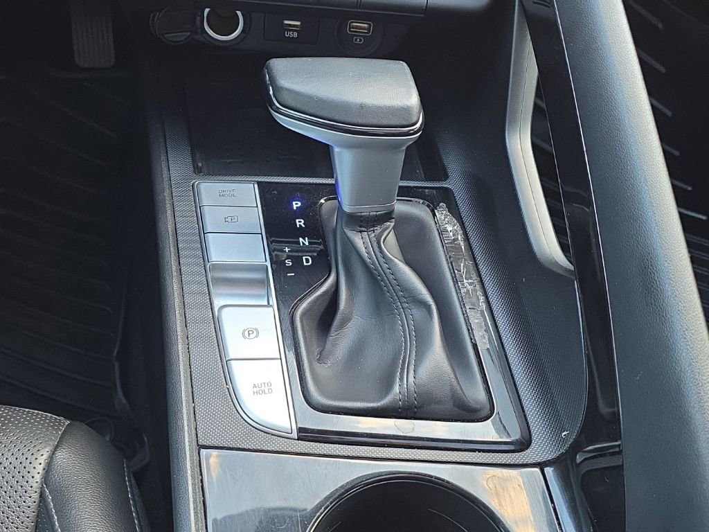 Used 2023 Hyundai Elantra Limited image 30