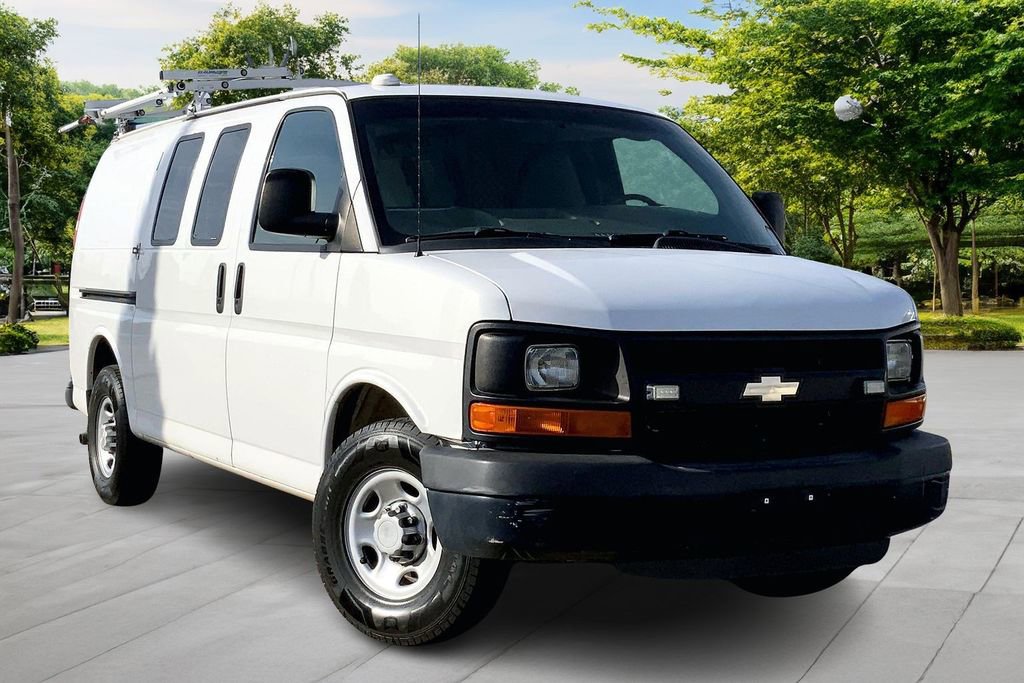 Used 2015 Chevrolet Express 2500 image 3