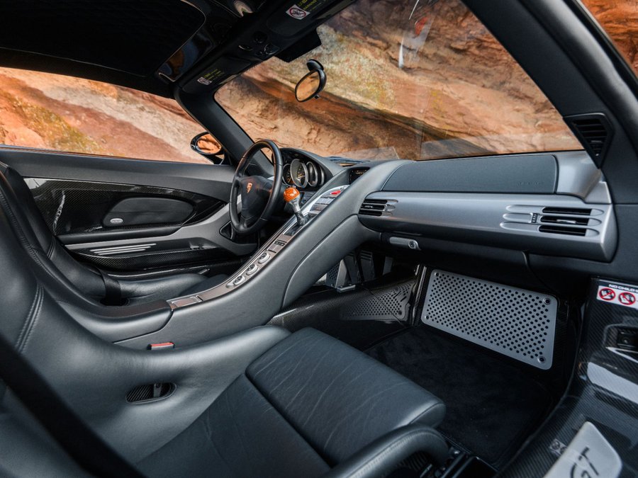 Used 2005 Porsche Carrera GT image 17