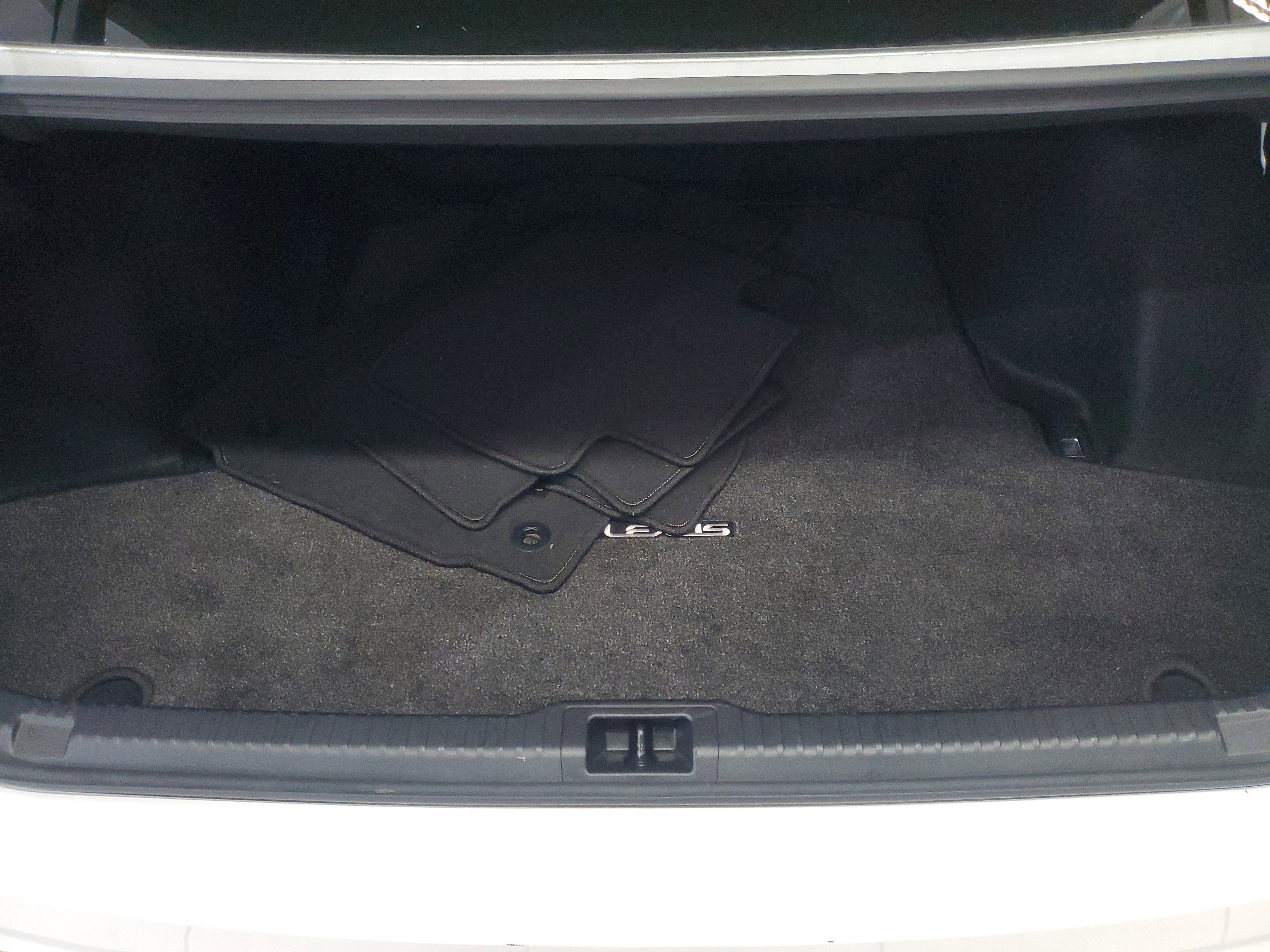 Certified 2023 Lexus IS 300 w/ Comfort Package image 9