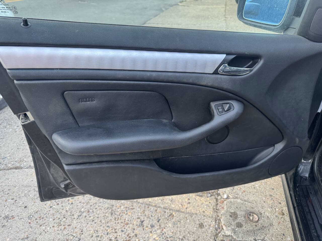 Used 2005 BMW 325i Sedan image 18