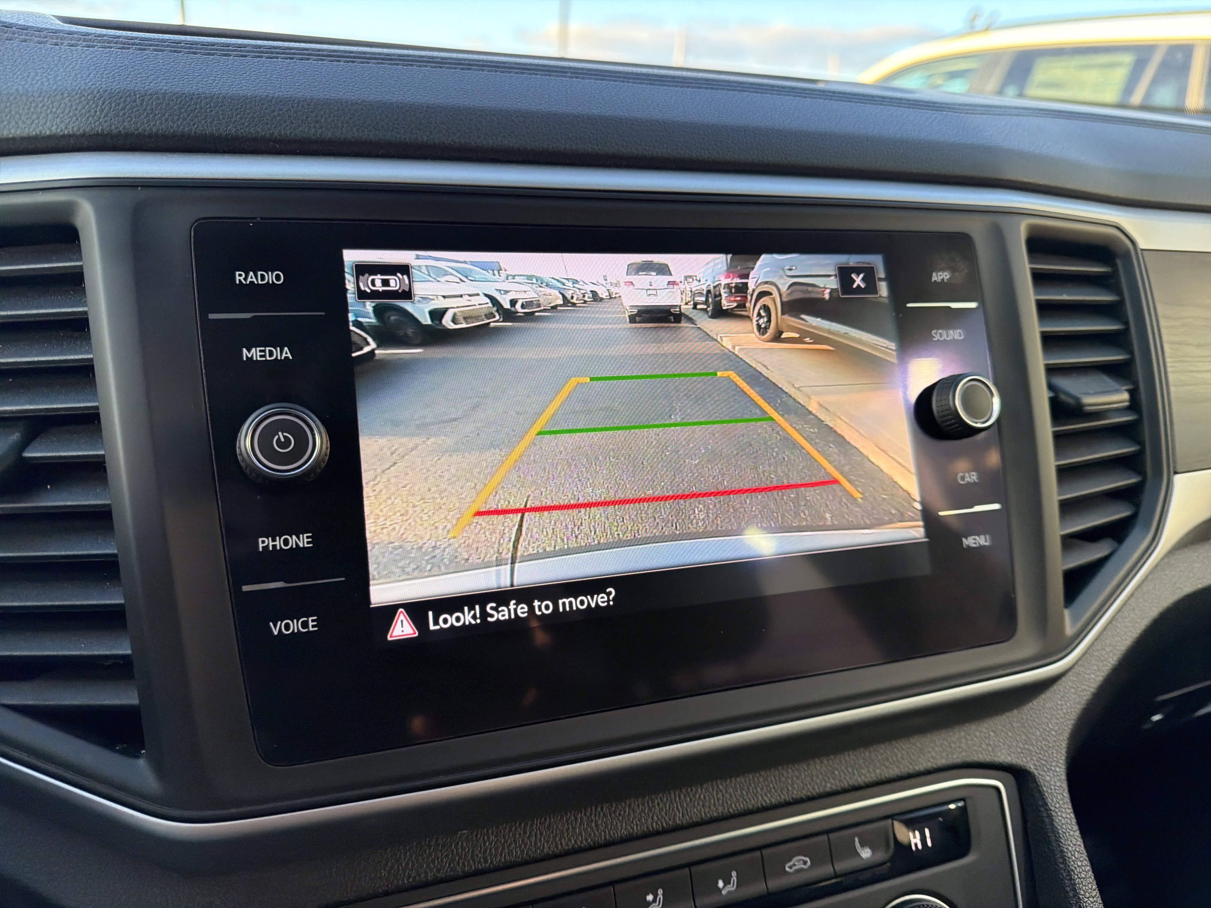 Used 2021 Volkswagen Atlas SE image 20