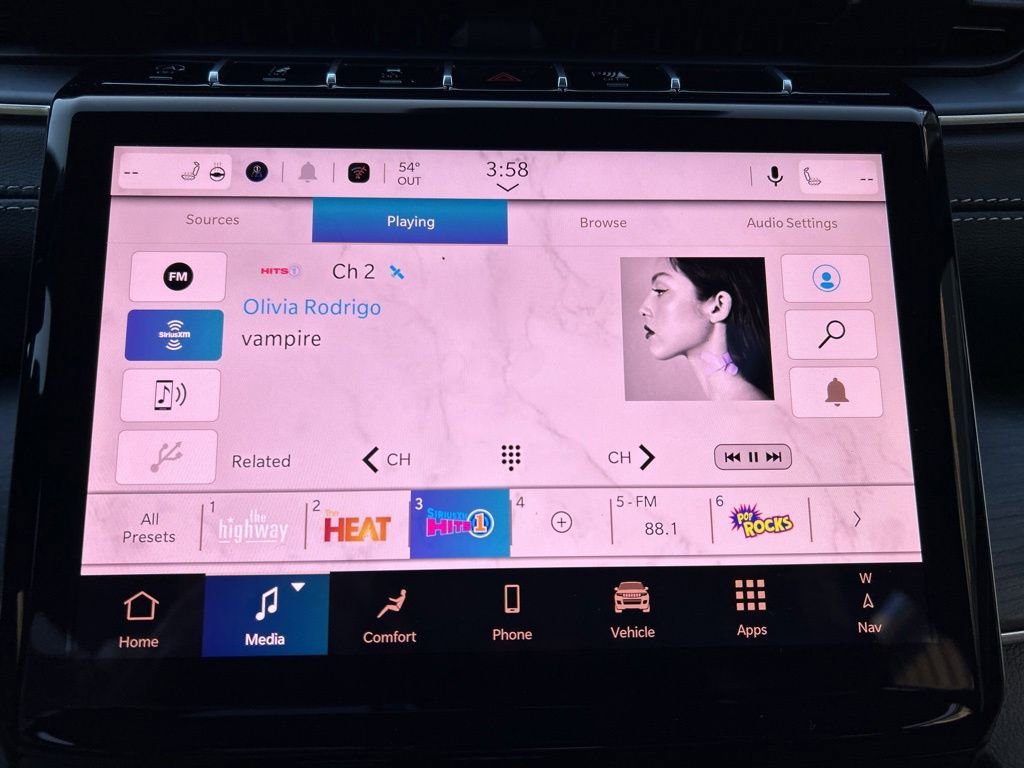 New 2025 Jeep Grand Cherokee Limited w/ Black Appearance Package image 22