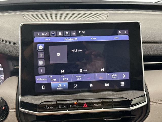 Used 2025 Jeep Compass Limited w/ Sun & Sound Group image 12