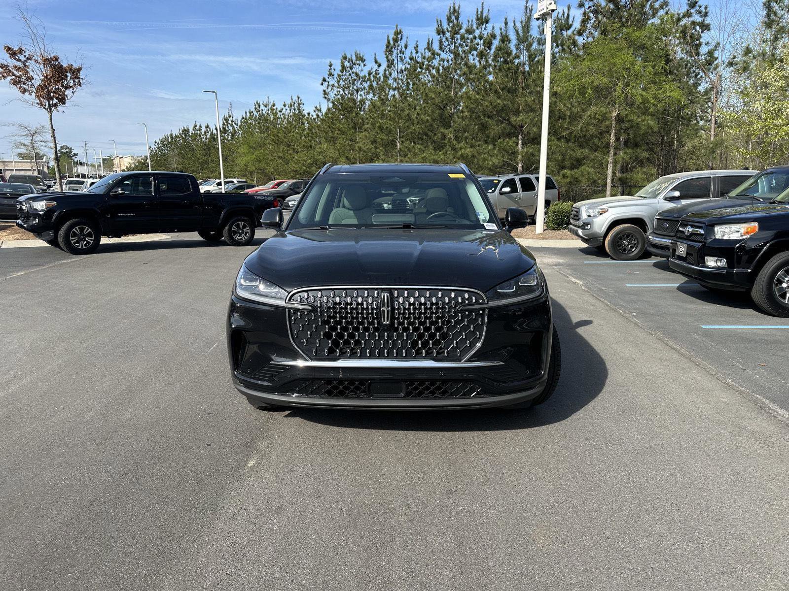 Used 2025 Lincoln Aviator Reserve w/ Equipment Group 201A image 3