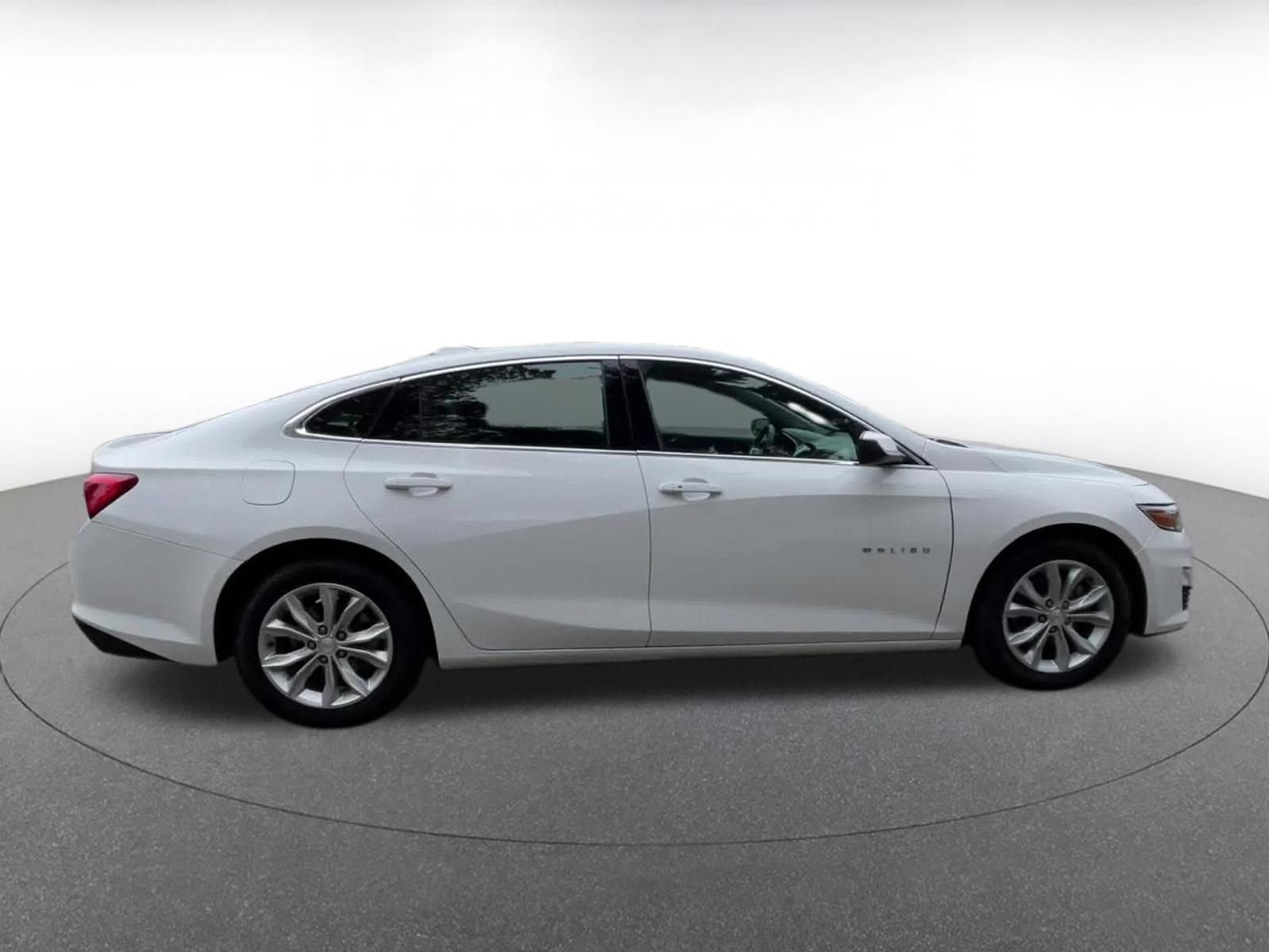 Used 2024 Chevrolet Malibu LT FWD image 16