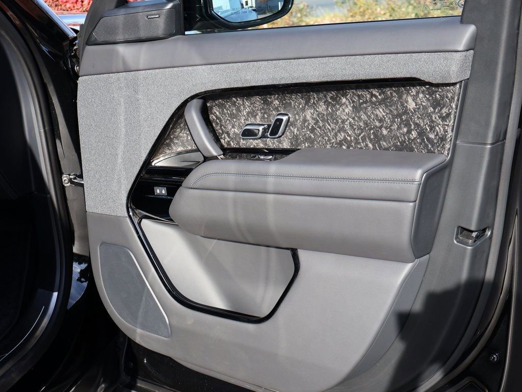 Used 2024 Land Rover Range Rover Sport SE AWD/4WD image 12