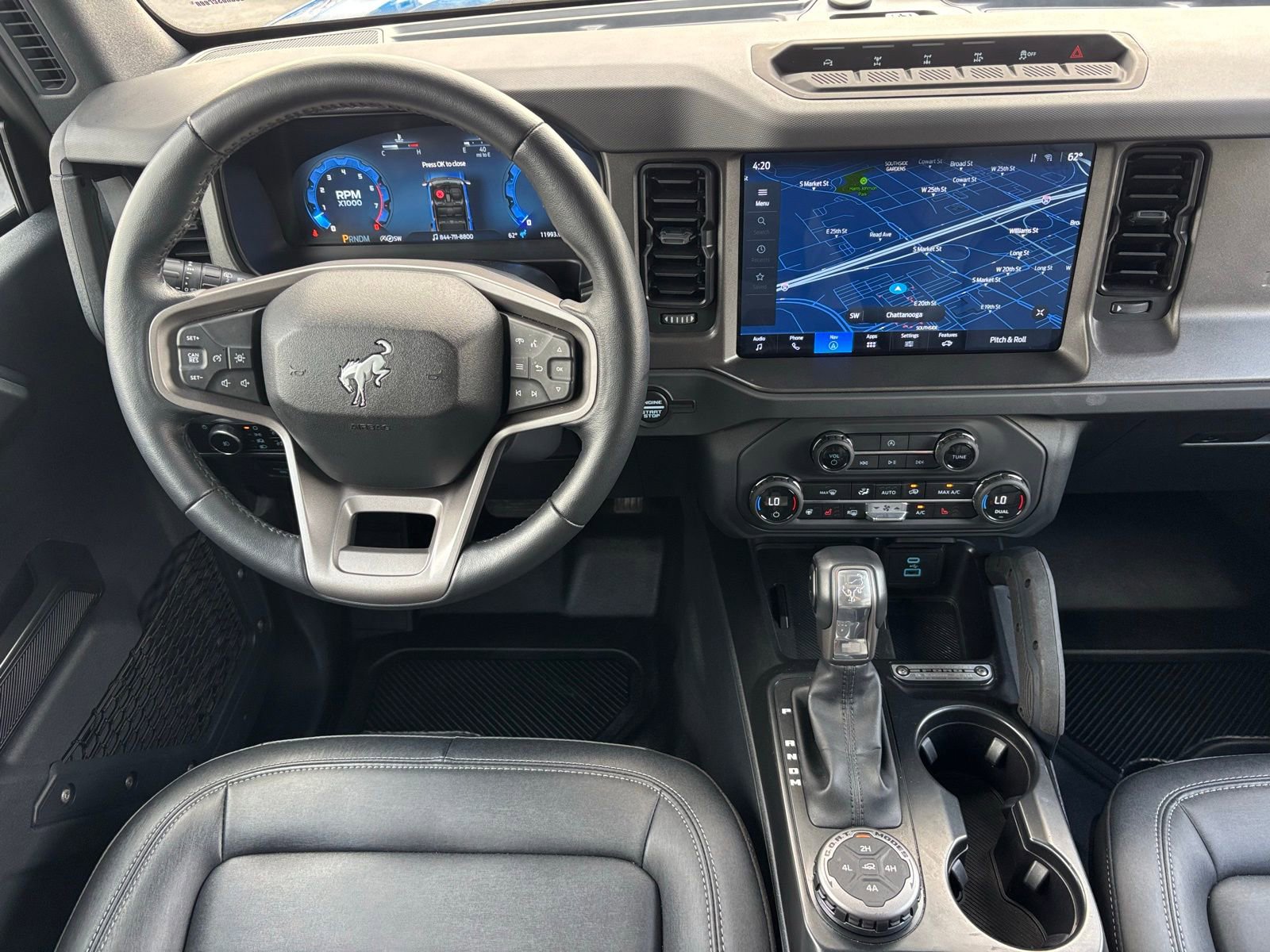 Used 2025 Ford Bronco Badlands image 3