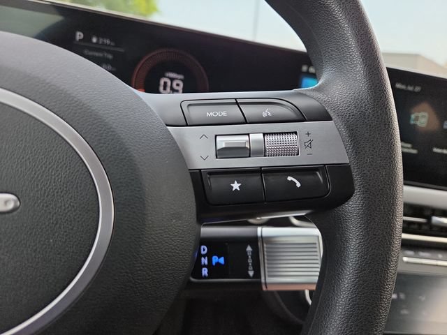 Certified 2025 Hyundai Sonata SEL AWD/4WD image 18