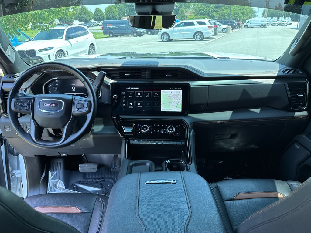 Used 2024 GMC Sierra 3500 AT4 w/ Technology Package AWD/4WD image 3