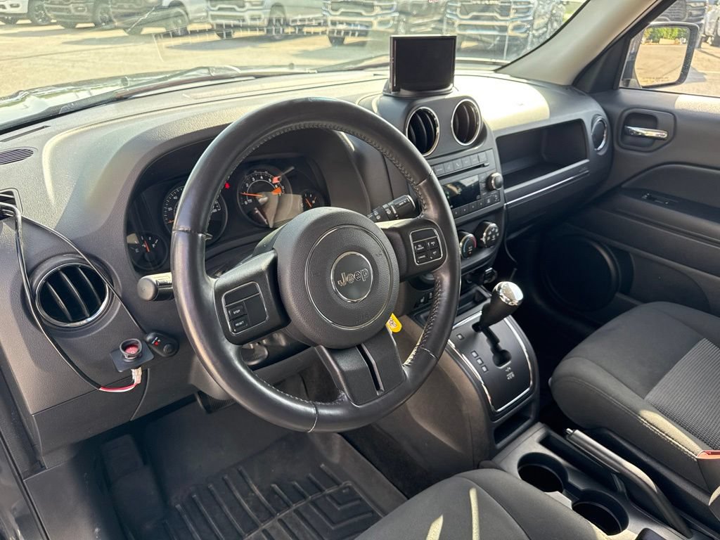 Used 2014 Jeep Patriot Latitude AWD/4WD image 2