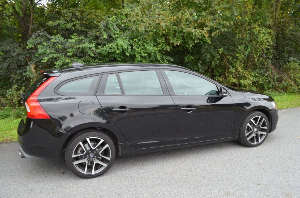 Used 2017 Volvo V60 T5 Dynamic image 17