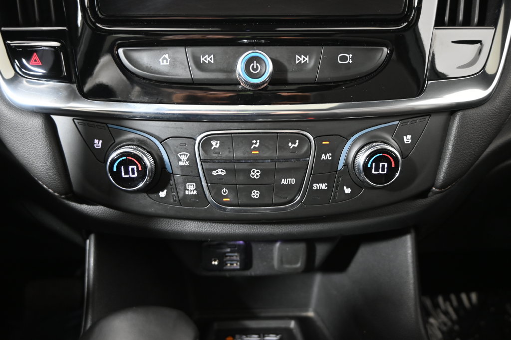 Used 2023 Chevrolet Traverse High Country w/ LPO, Floor Liner Package AWD/4WD image 31