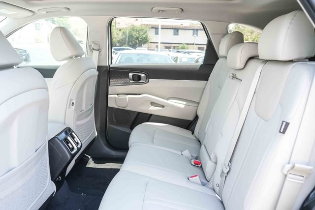 New 2026 Kia Sorento S w/ S Panoramic Sunroof Package FWD image 11