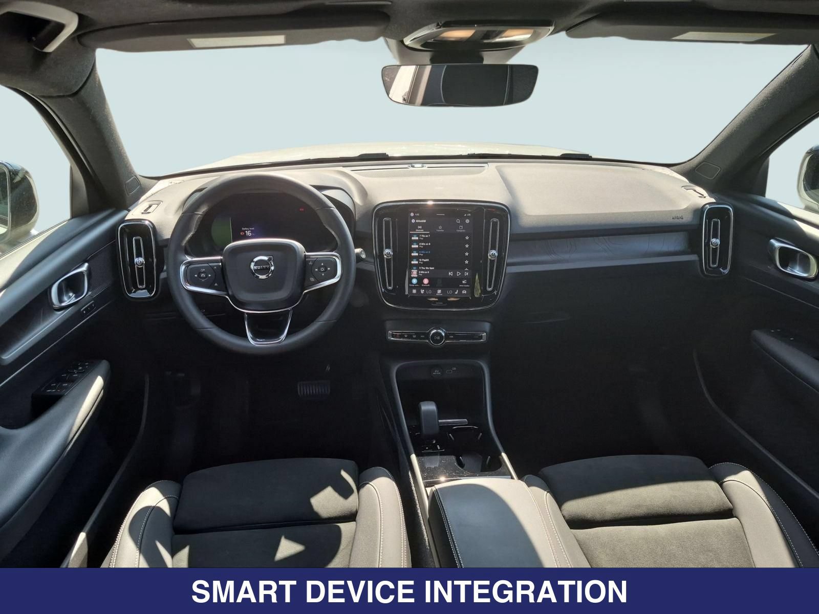 Used 2023 Volvo XC40 Recharge Plus AWD/4WD image 19